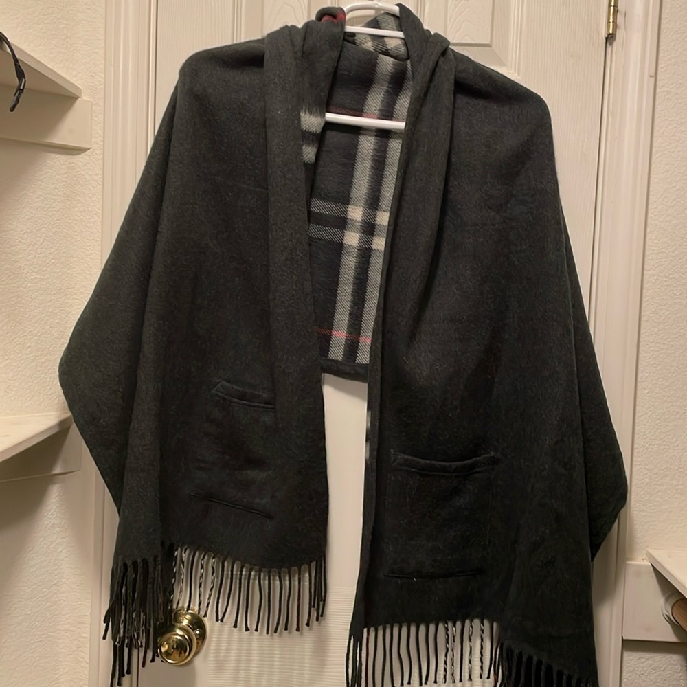 NWOT-Wrap w/pockets